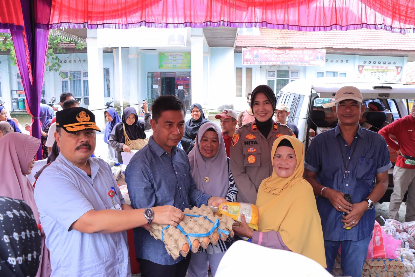 UKM Riau dan Dinas Perindagkop Kampar Buka Secara Resmi Pasa Murah di Halaman Kantor Camat Kampar